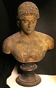 Buste fra statue af stående ung mand, Apollon Piombino by Ubekendt
