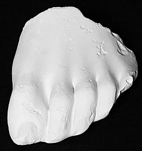 Fod, fragment. Fra mandsstatue by Ubekendt