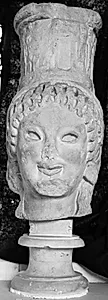 Fra statue af en Karyatide by Ubekendt