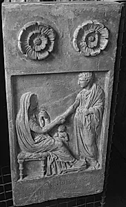 Gravrelief for Nike fra Thasos. Siddende kvinde, tjenerinde og stående ung mand, over billedfeltet to rosetter by Ubekendt