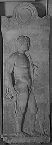 Gravrelief. Gravrelief for Agathokles. Stående ung mand mod h. med skrabejern og siddende hund by Ubekendt