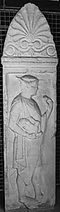 Gravrelief. Yngling stående mod h. med hare i h. hånd by Ubekendt