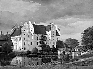 Hovedbygningen på Gisselfeld Kloster by C.V.M. Jensen