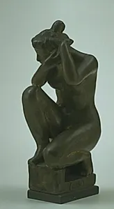 Knælende nøgen pige by Aristide Maillol