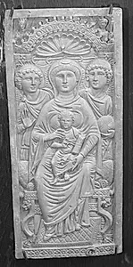 Kristus mellem Peter og Paulus, Maria melle Michael og Gabriel by Ubekendt