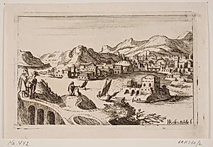 Kuperet kystlandskab med orientalske bygninger