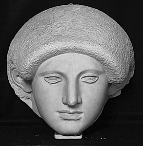Kvindehoved fra egyptisk sarkofaglåg by Ubekendt