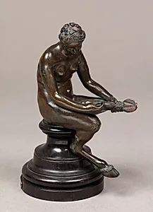 Kvindelig satyr som tornudtrækker (Spinario) by Ubekendt