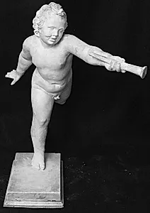 Løbende barn (putto) med trompet i v. hånd by Ubekendt