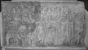 Offerscene (Trajan ofrer ved indvielsen af Via Traiana?) by Ubekendt