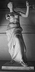Restaureret version af statuen Afrodite fra Melos, Venus fra Milo by Ubekendt