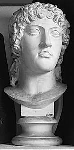 Skægløst, med langt hår og spor efter horn og dyreører, Dionysos? Io?? by Ubekendt