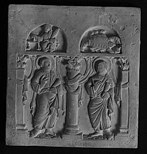 Smalsiden af et skrin. To apostle, derover to zodiactegn by Ubekendt