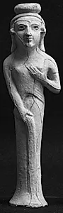 Stående kore iført chiton (del af støtte for en vase eller lign.) by Ubekendt