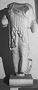 Stående kore, Themis? by Ubekendt