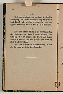 Teksten, uddrag af lovbestemmelserne om skudmålsbøger by Niels Larsen Stevns