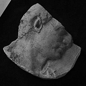 Trajan søjlen. Mandehoved, højre profil by Ubekendt
