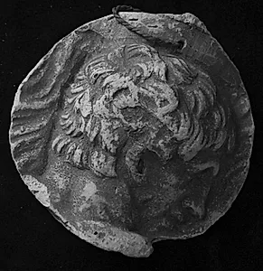 Trajan søjlen. Mandehoved, højre profil by Ubekendt