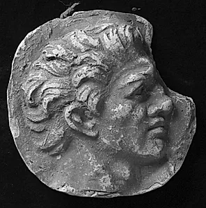 Trajan søjlen. Mandehoved, højre profil by Ubekendt
