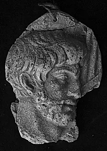 Trajan søjlen. Mandehoved, højre profil by Ubekendt