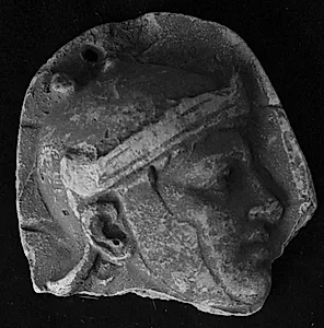 Trajan søjlen. Mandehoved, højre profil by Ubekendt