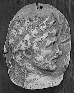 Trajan søjlen. Mandehoved, højre profil by Ubekendt