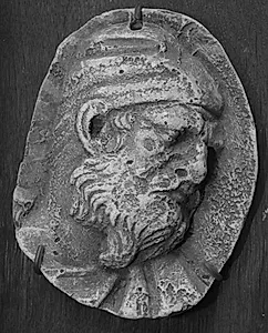 Trajan søjlen. Mandehoved, højre profil by Ubekendt