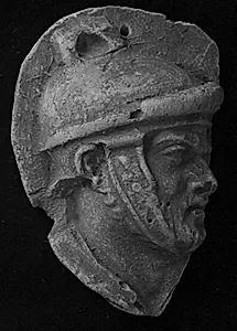 Trajan søjlen. Mandehoved, venstre profil by Ubekendt