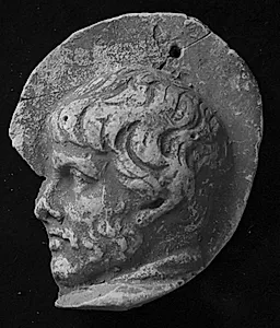Trajan søjlen. Mandehoved, venstre profil by Ubekendt