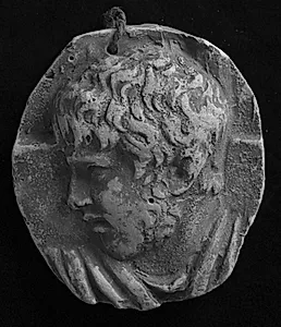 Trajan søjlen. Mandehoved, venstre profil by Ubekendt