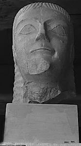 Ung mand, kouros by Ubekendt