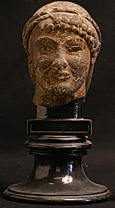 Ung mand, kouros by Ubekendt