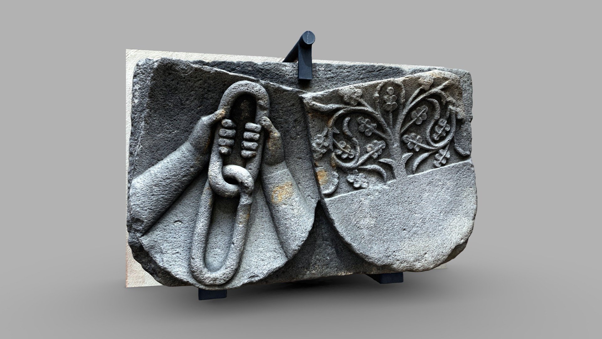 Coat of arms (crest stone)